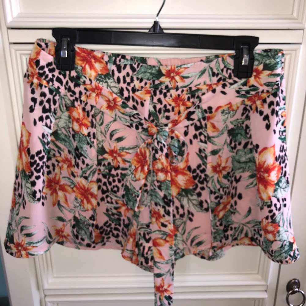 floral leopard flowy shorts
